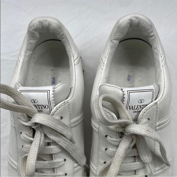 Valentino Garavani White Leather Sneakers. EU 38.5. - Picture 4 of 11